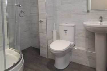 2 bed flat, Belgrave Lane, Mutley, Plymouth, PL47DA - Image 2
